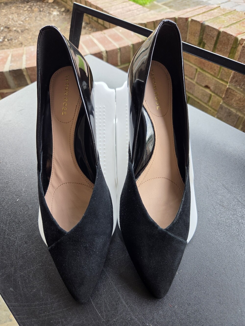 Taryn Rose Suede Patent Leather Pointed Toe Kitten Heels Preppy Office Chic
